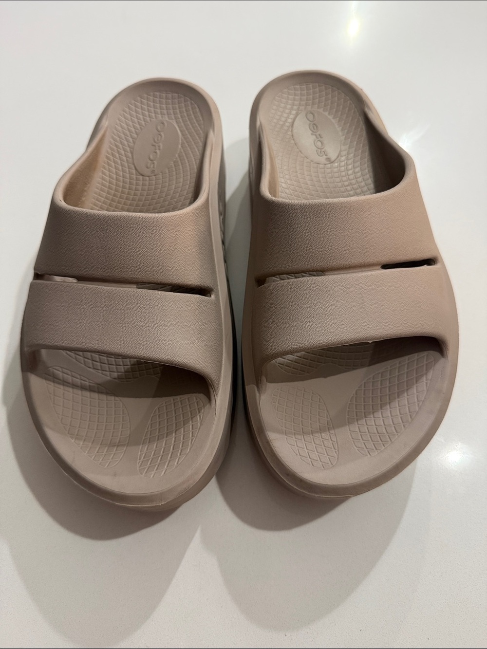 OOFOS OOmega OOahh Chunky Platform Recovery Slides in Nomad Beige | Size 9